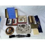 BOX CONTAINING VARIOUS POWDER COMPACTS, SEQUINNED CLUTCH PURSE,