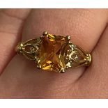 9CT GOLD CUSHION SET CITRINE RING SIZE O, 1.