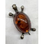 925 SILVER MOUNTED AND AMBER RESIN TURTLE BROOCH