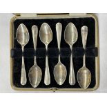 CASED SET OF SIX SILVER SHEFFIELD TEA SPOONS BY VINERS 1.