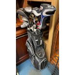 BAG OF GOLF CLUBS - DUNLOP,