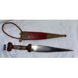 LATE 19TH/EARLY 20TH CENTURY NORTH AFRICAN DAGGER IN LEATHER AND SNAKESKIN SCABBARD