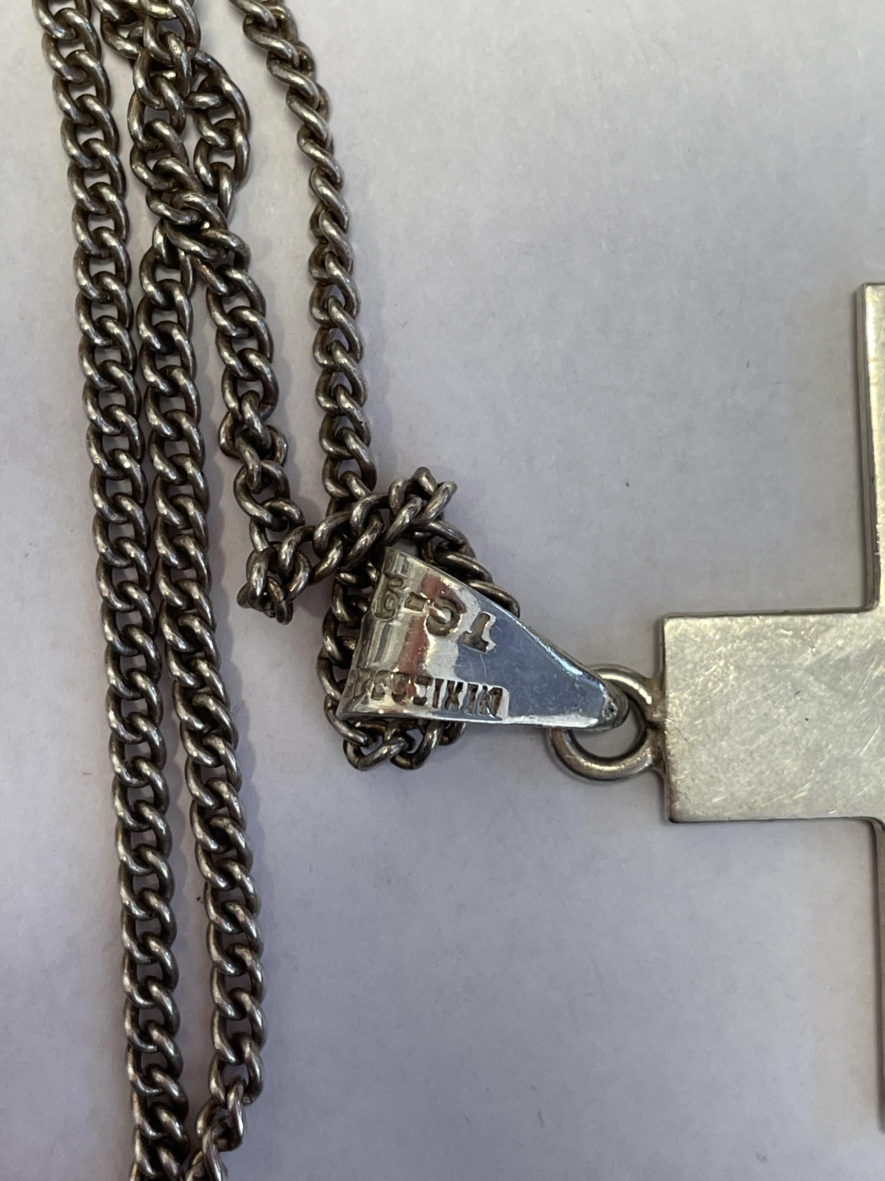 SILVER CROSS ON A BELCHER CHAIN - Image 2 of 3