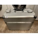 METAL TRAVEL CASE