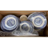 BOX CONTAINING BARRETTS OF STAFFORDSHIRE WILLOW PATTERNED TABLE SERVICE