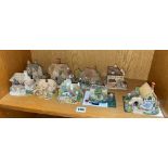 SHELF OF UNBOXED LILLIPUT LANE COTTAGE MODELS