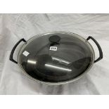 LE CRUSET LIDDED WOK AND STAND