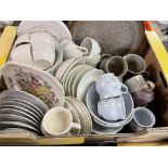 CARTON CONTAINING STUDIO POTTERY STONEWARE CUPS AND TRAY,