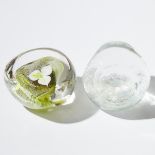 Two Large Canadian Glass Paperweights, Virginia Wilson Toccalino, and Andrew Kuntz, 21st century, di