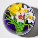 Steven Lundberg (American, 1953-2008), Daffodils Glass Paperweight, 1992, diameter 3.3 in — 8.5 cm