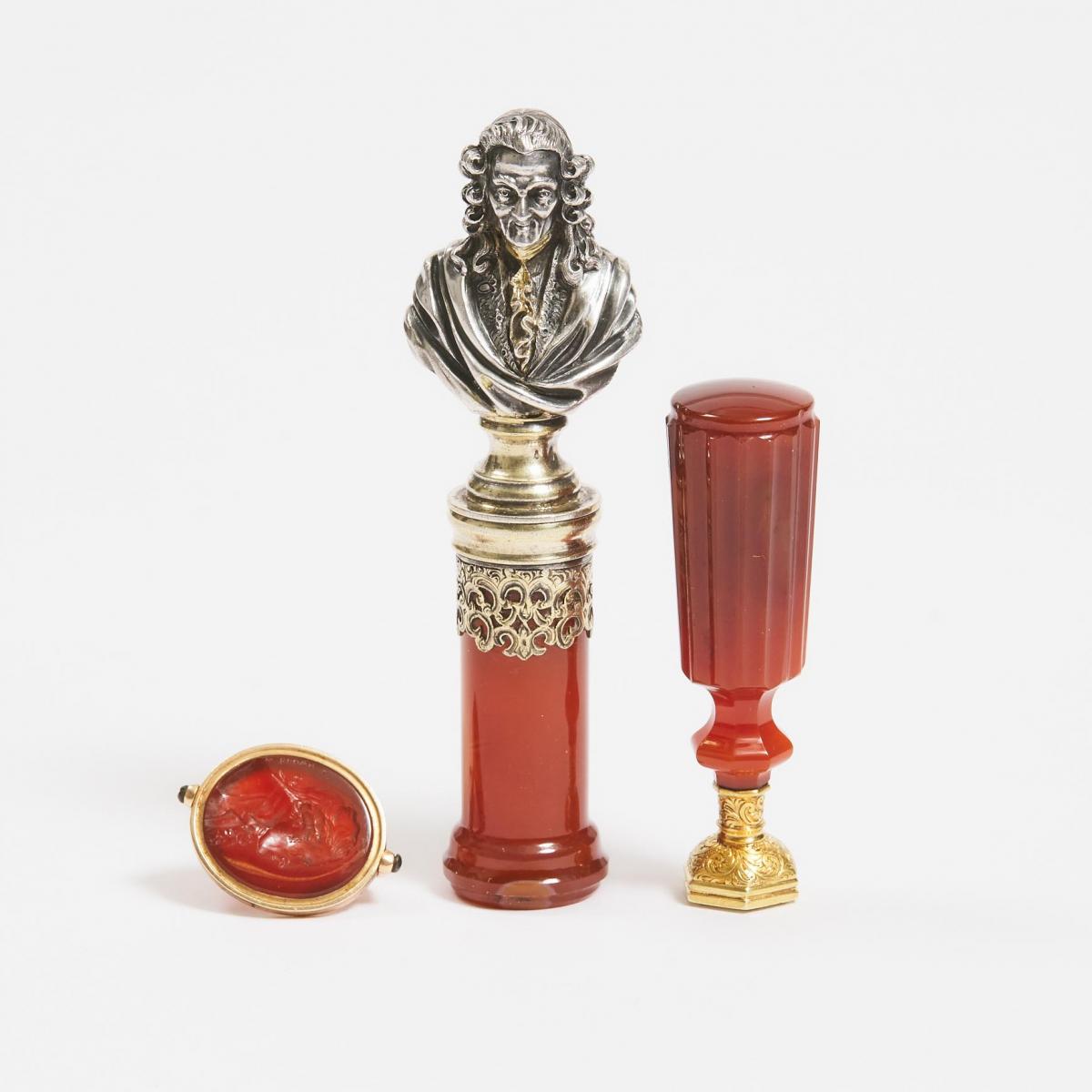Two Desk Seals and a Fob Seal, early 19th century, tallest height 4 in — 10.1 cm (3 Pieces)