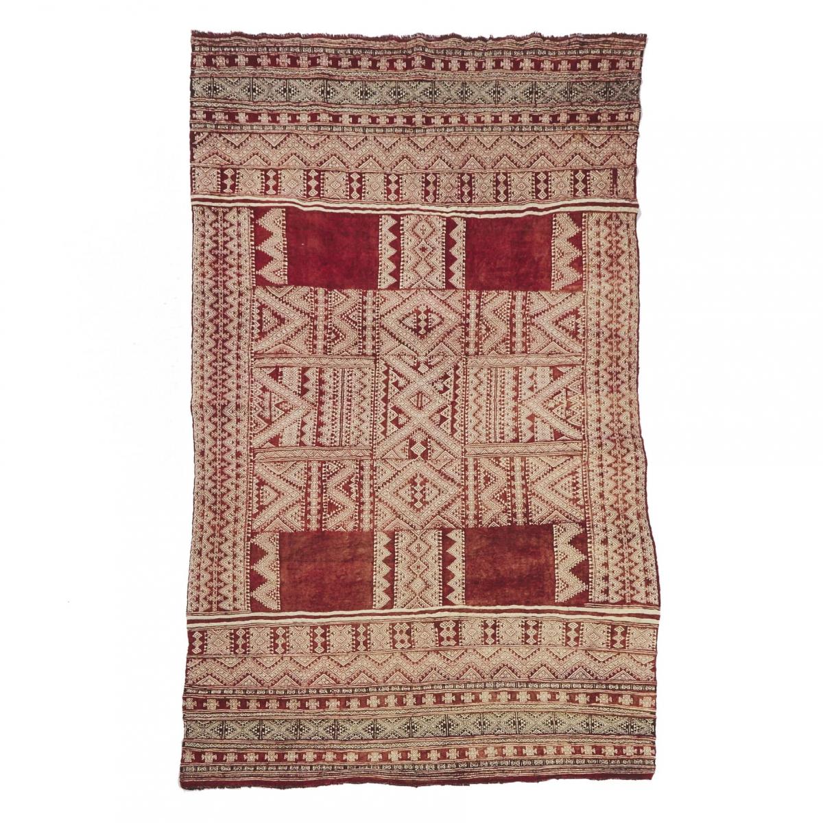 Tunisian Bakhnoug Shawl, Chenini Region, c.1950/60, 6 ft 10 ins x 4 ft 1 ins — 2.1 m x 1.2 m