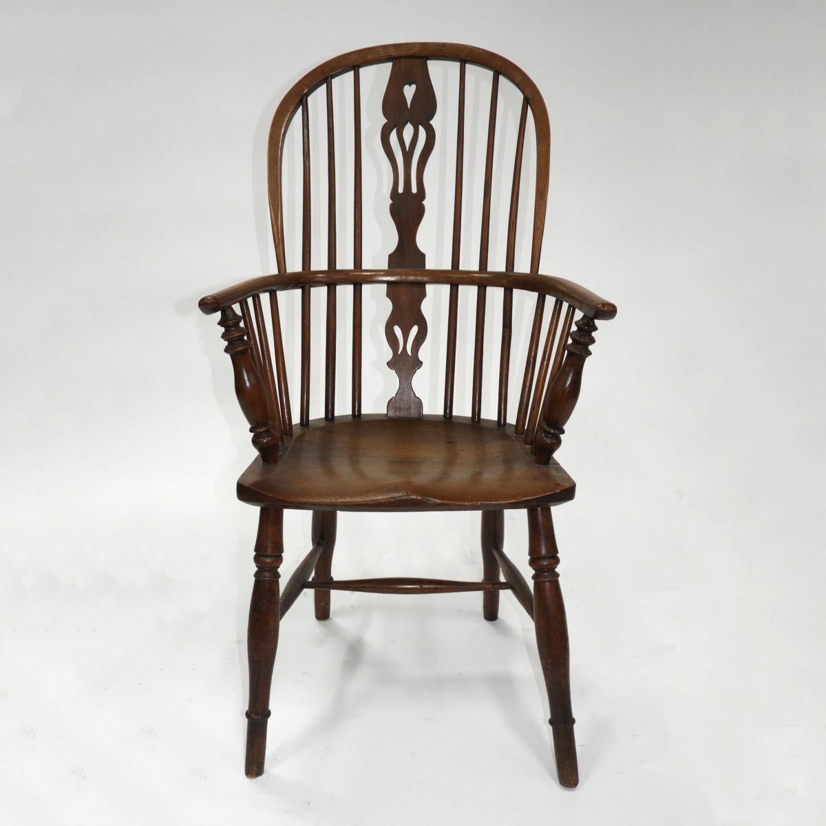 English Windsor Armchair, late 19th century, height 42.5 in — 108 cm