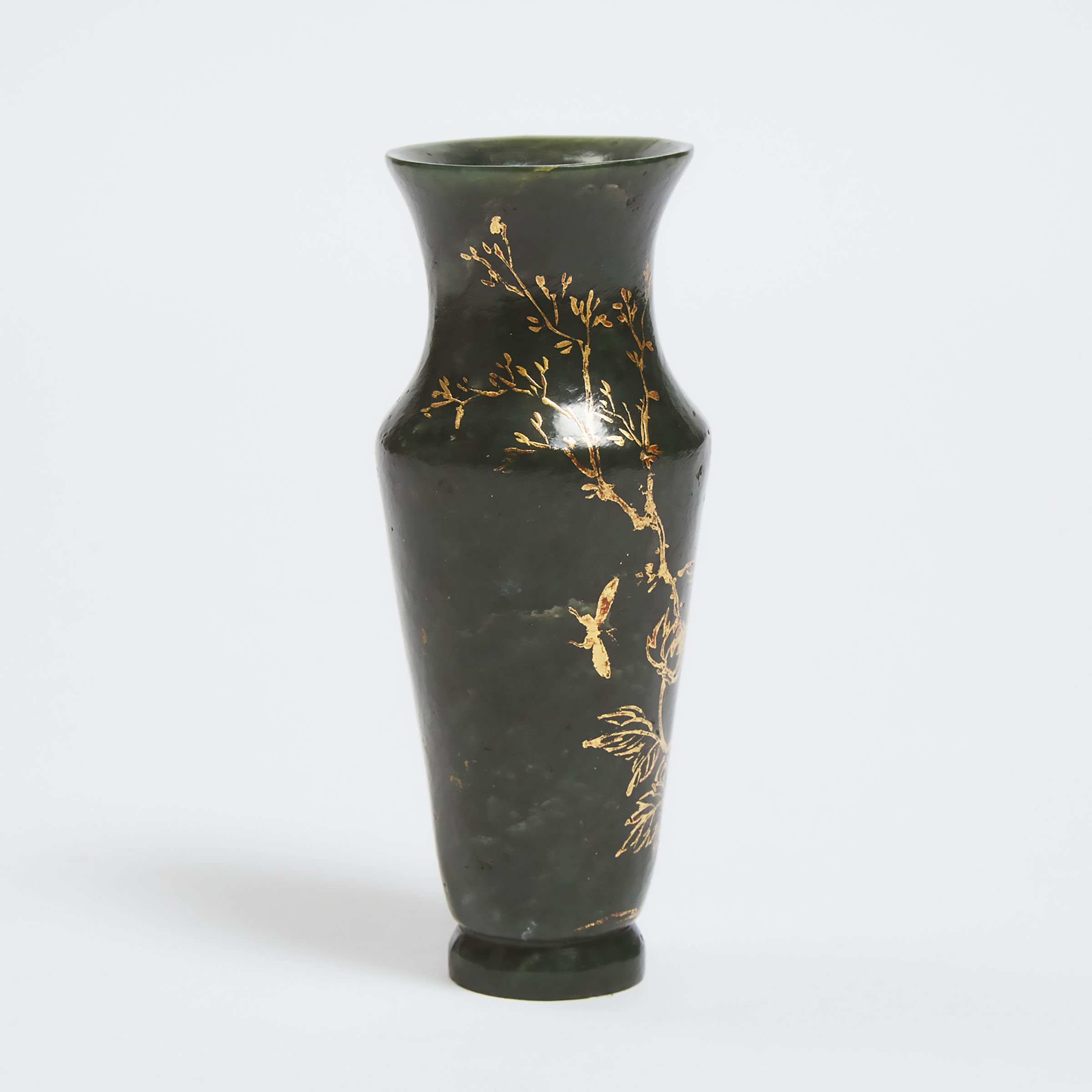 A Gold-Painted Spinach Jade Incense Tool Vase, Qianlong Mark, 19th Century, 清 十九世纪 乾隆款碧玉描金香瓶, height - Image 3 of 5