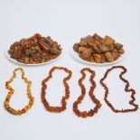 A Large Group of Amber Pieces and Necklaces, 琥珀项链及散珠一组 (6 Pieces)