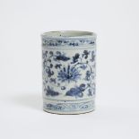 A Ming Style Blue and White 'Floral Scroll' Brushpot, 明风格 青花缠枝花卉纹笔筒, height 5.9 in — 15 cm