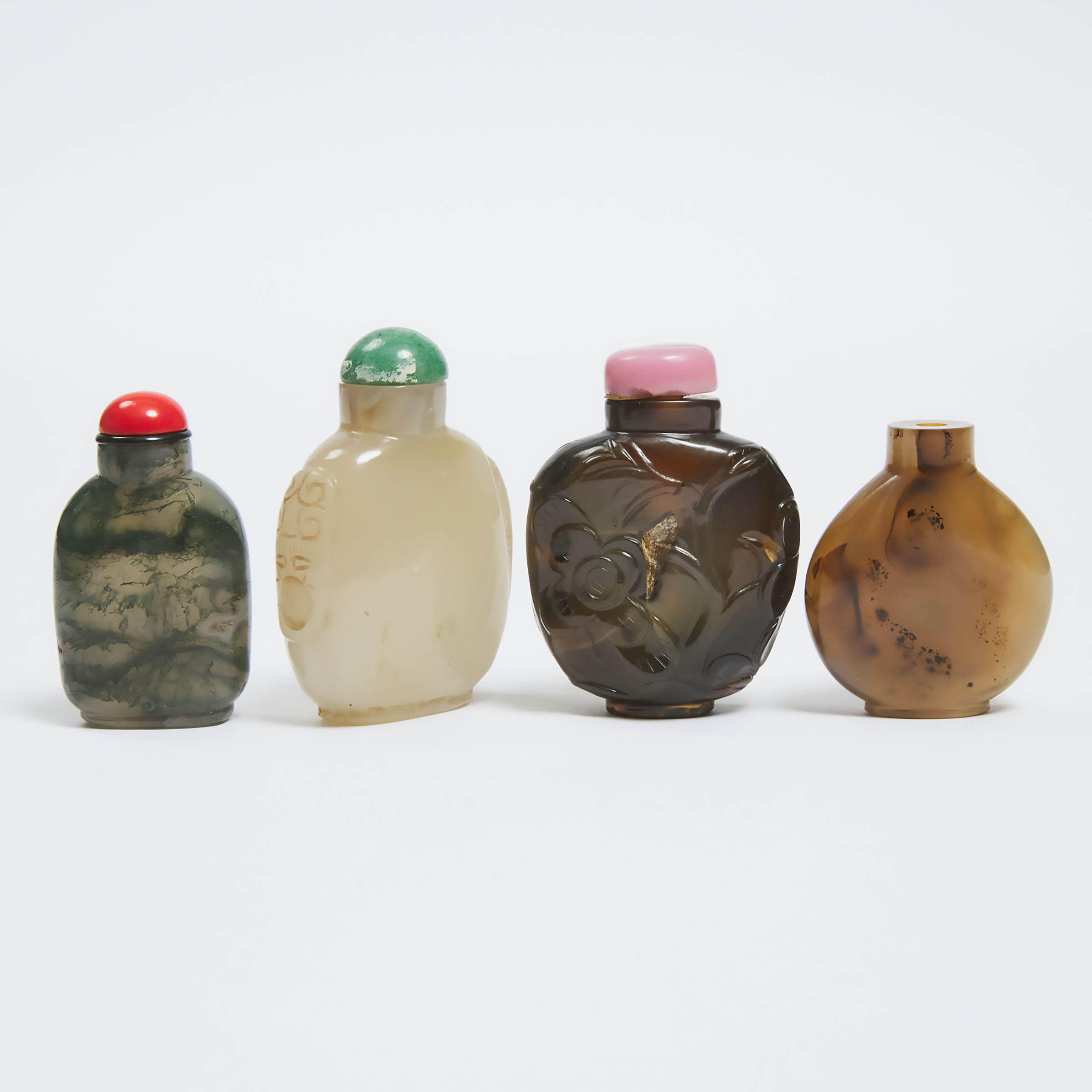 A Group of Four Agate Snuff Bottles, Qing Dynasty, 19th Century, 清 十九世纪 玛瑙烟壶一组四件, height 3 in — 7.5 - Image 2 of 2