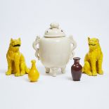 A Pair of Yellow Crackled-Glaze Lions, a White Crackled Glaze Censer, and Two Miniature Vases, 单色釉瓷一