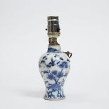 A Small Chinese Blue and White Vase Lamp, 19th Century, 清 十九世纪 青花小瓶后制成灯, overall height 8.9 in — 22.