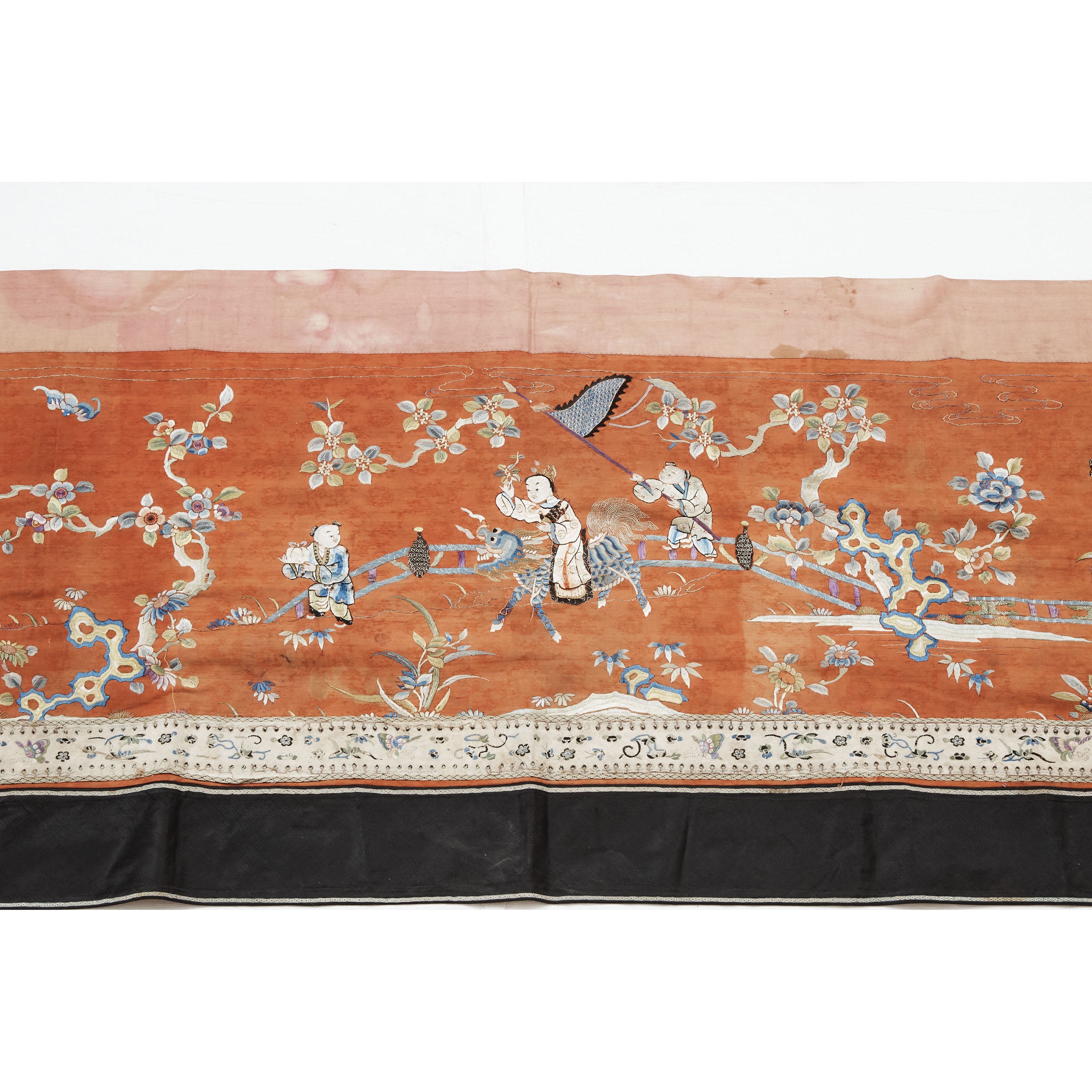 A Chinese Red Ground Embroidered 'Qilin and Boys' Hanging Panel, Qing Dynasty, 19th Century, 清 十九世纪 - Image 3 of 4