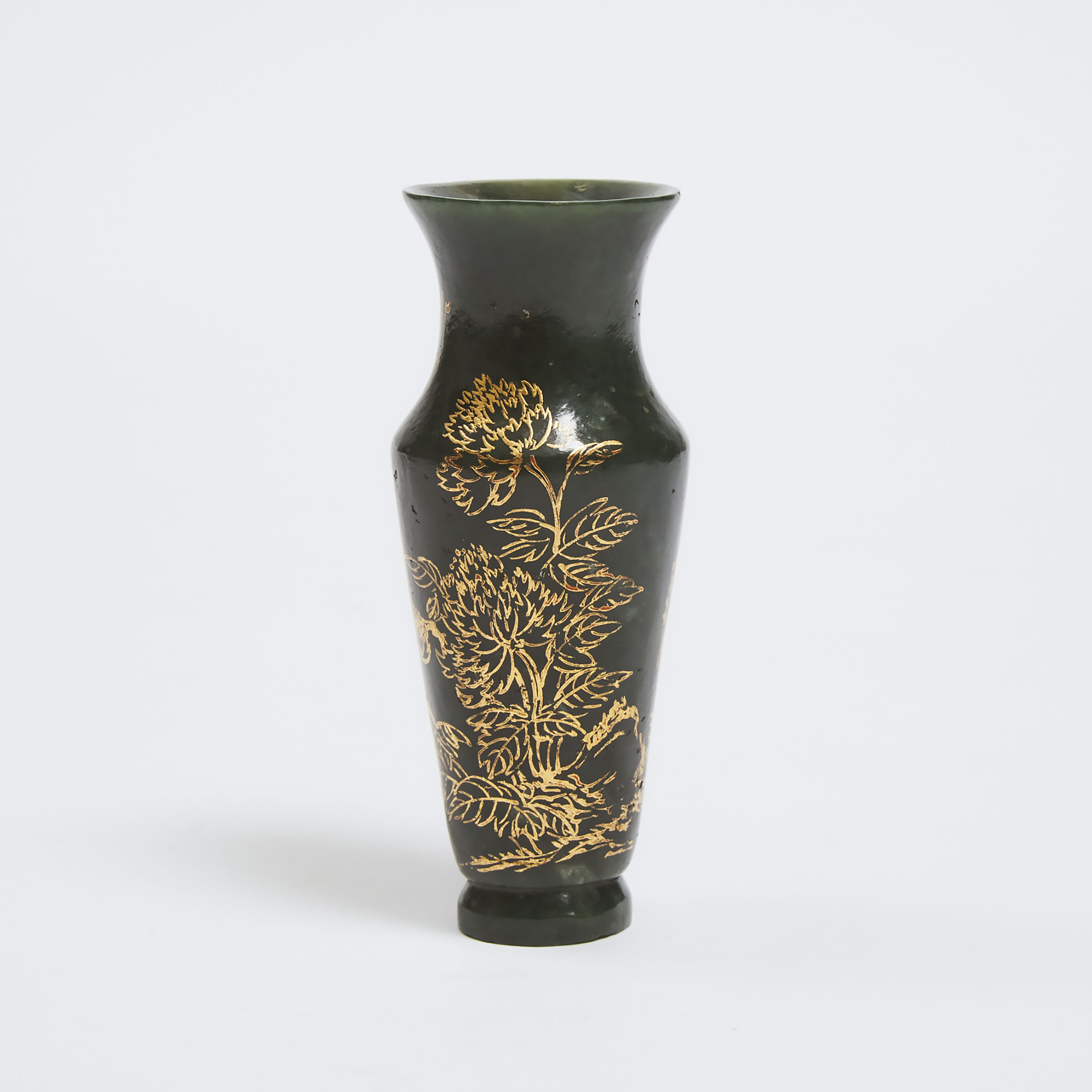 A Gold-Painted Spinach Jade Incense Tool Vase, Qianlong Mark, 19th Century, 清 十九世纪 乾隆款碧玉描金香瓶, height