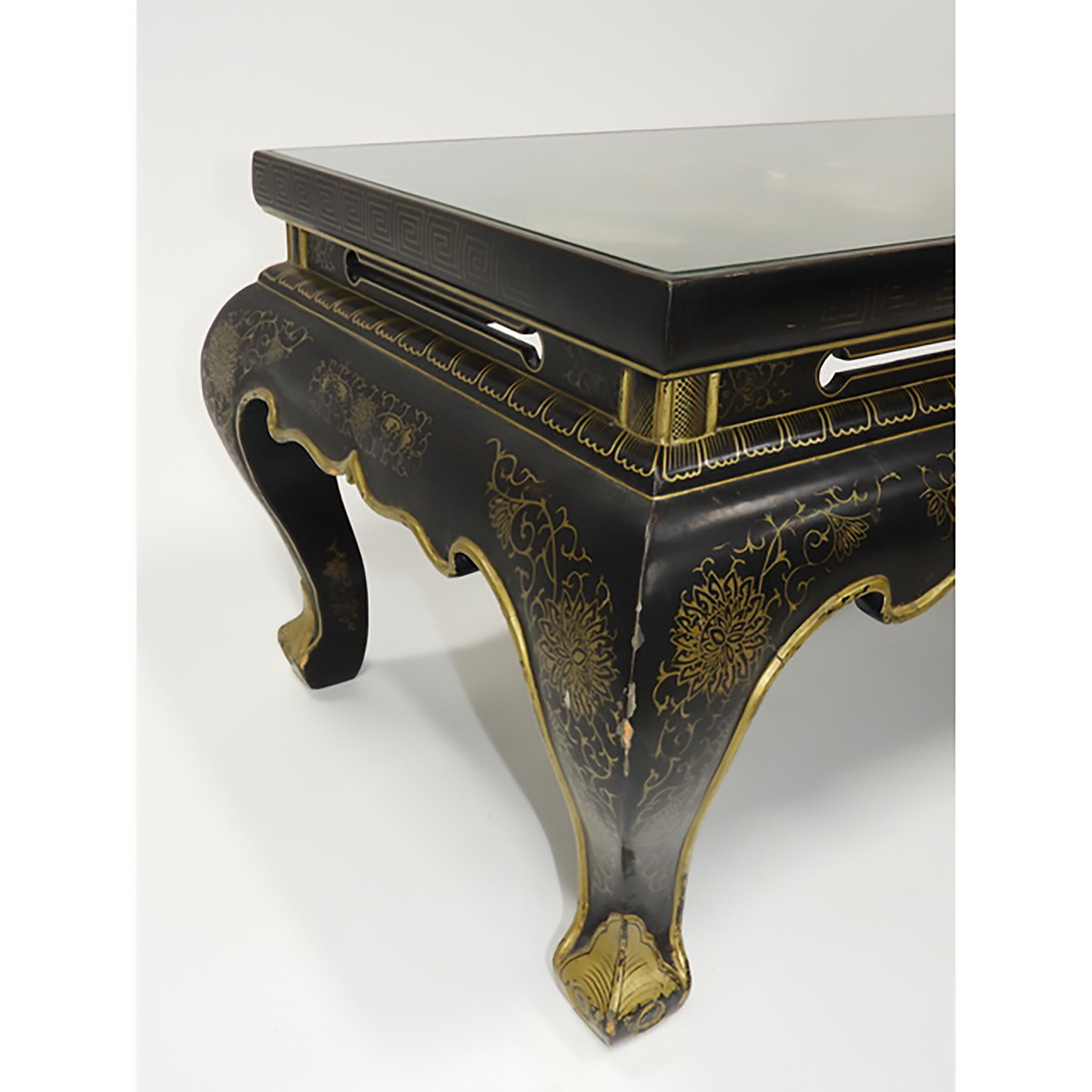 A Chinese Gilded and Lacquered Coffee Table With Glass Top, Early to Mid 20th Century, 民国 描金黑漆人物纹桌, - Image 2 of 6