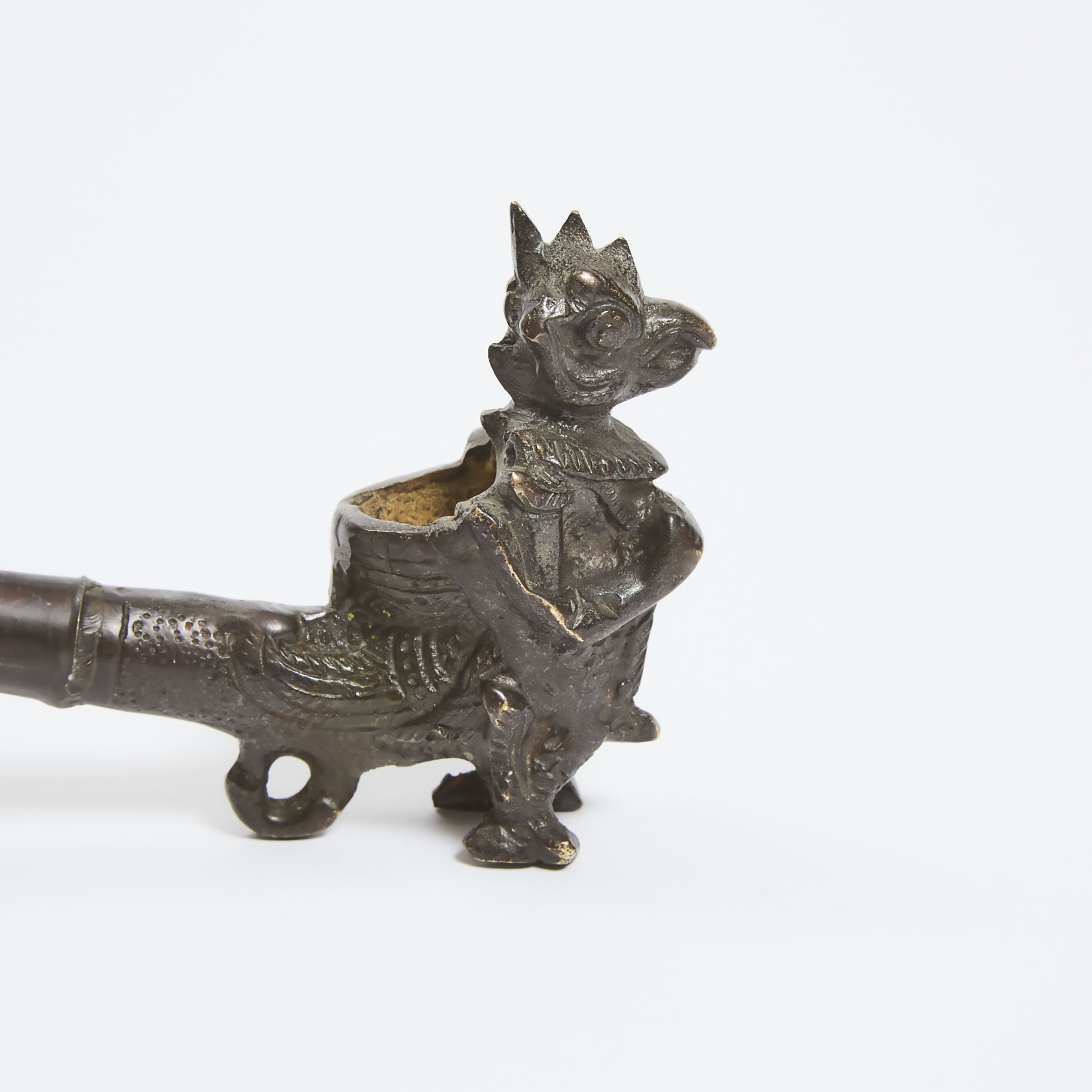 A Bronze Garuda-Form Tobacco/Opium Pipe, 19th Century, 十九世纪 铜迦楼罗烟斗, length 10.6 in — 27 cm - Image 3 of 4