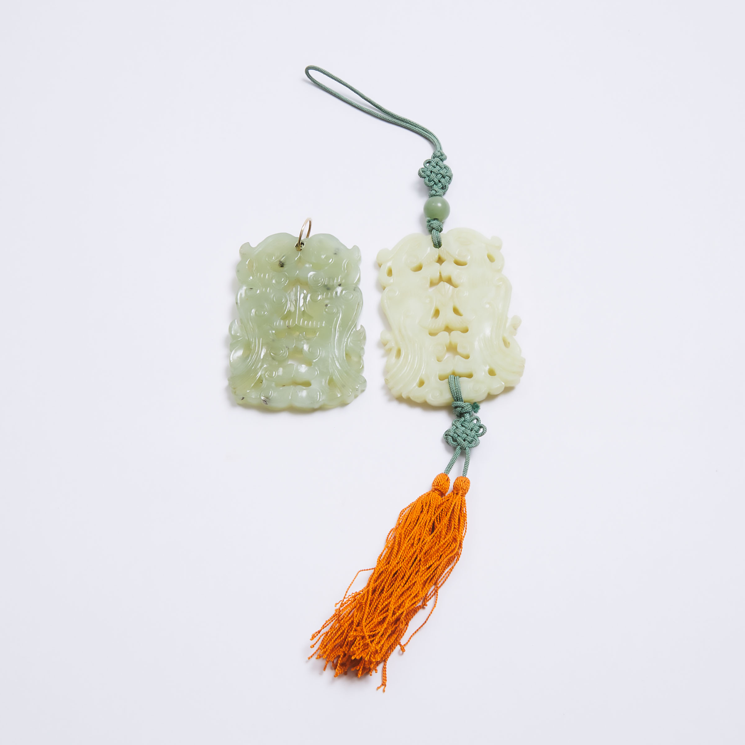 Two Reticulated Jade 'Double Phoenix' Pendants, Early to Mid 20th Century, 民国 双凤纹玉佩一组两件, length 2.3 - Image 2 of 2