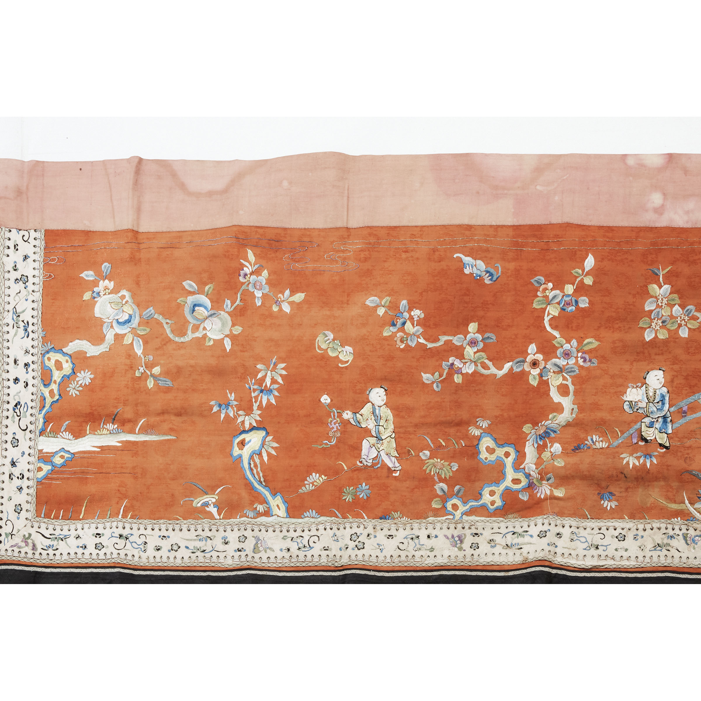 A Chinese Red Ground Embroidered 'Qilin and Boys' Hanging Panel, Qing Dynasty, 19th Century, 清 十九世纪 - Image 4 of 4