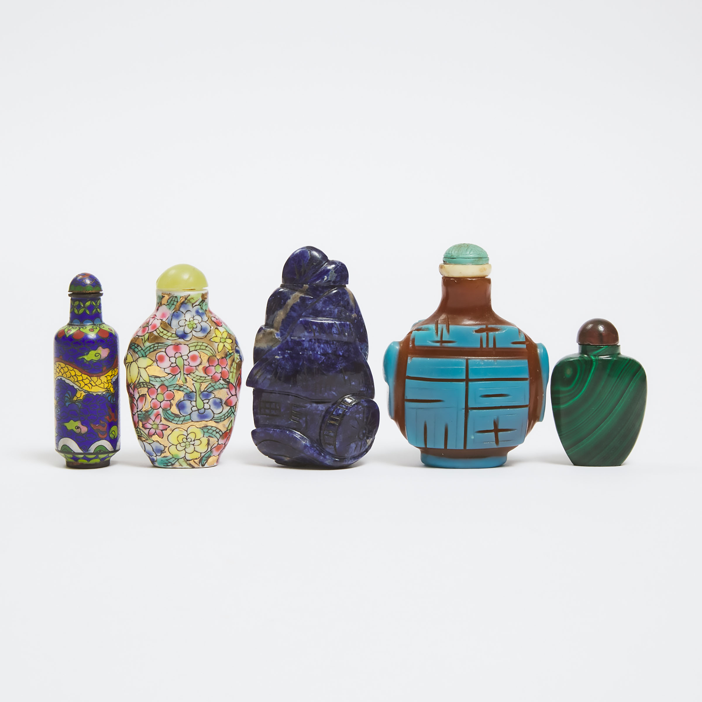 A Group of Five Miscellaneous Snuff Bottles, 19th/20th Century, 晚清/民国 烟壶一组五件, longest length 2.8 in - Image 2 of 2