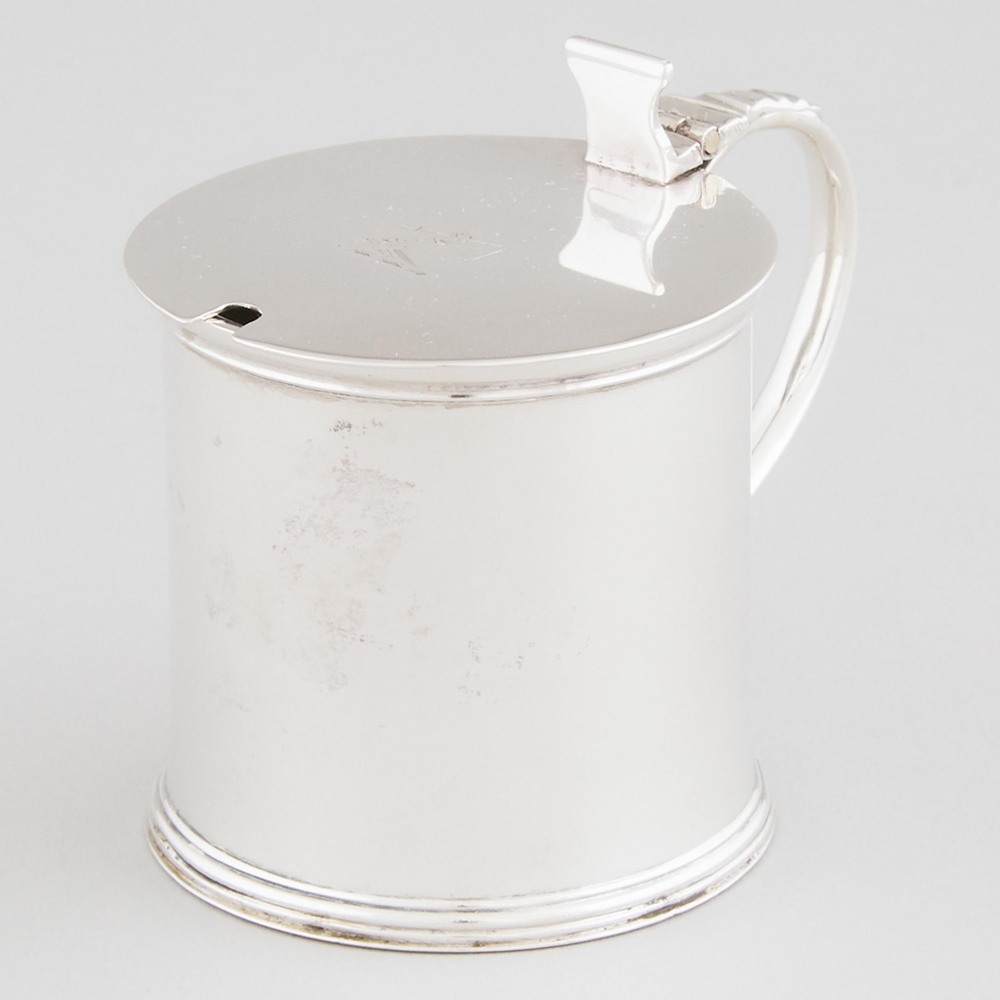 George IV Irish Silver Mustard Pot, William Nolan, for William Law, Dublin, 1824, height 2.6 in — 6.