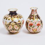 Two Royal Crown Derby 'Imari' Pattern Small Vases, 1911, height 2.9 in — 7.4 cm; height 2.8 in — 7