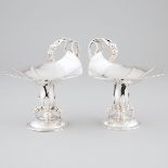 Pair of Canadian Silver Comports, Carl Poul Petersen, Montreal, Que., mid-20th century, height 7.9 i