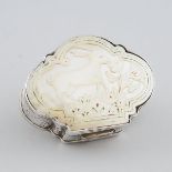Continental Silver and Engraved Mother-of-Pearl Snuff Box, late 18th/early 19th century, length 2.8
