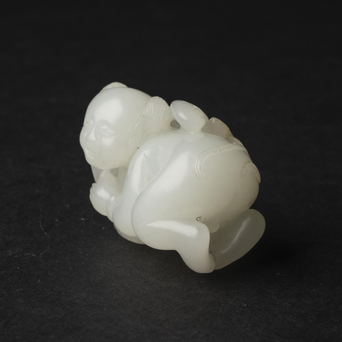 A Fine White Jade 'Boy and Lingzhi' Carving, Qing Dynasty, 18th Century, 清 十八世纪 白玉雕'连生贵子'坠, length 1 - Image 2 of 7