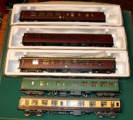 Small quantity of O gauge rolling stock. An unmade Slater's Southern Railway Maunsell 6