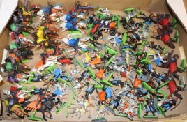 100 Britains Deetail etc plastic knights. 25 mounted- horses with mid blue, red, green and yellow