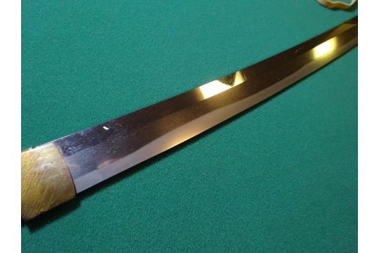 A good wakizashi in shirasaya, Shinto, signed Fukiwara Ariyoshi in good Japanese polish, £1500-2000 - Image 3 of 10