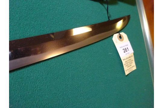 A good wakizashi in shirasaya, Shinto, signed Fukiwara Ariyoshi in good Japanese polish, £1500-2000 - Image 2 of 10