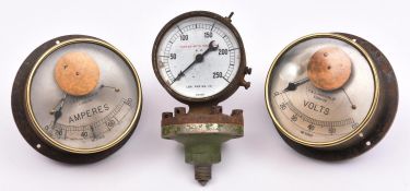 3x gauges. A pressure gauge with dial up to 250psi. Together with 2x matching brass cased T&J