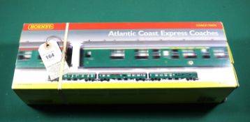 Hornby OO Coach Pack R.4140. Atlantic Coast Express Coaches. Comprising BR MkI Composite, Brake