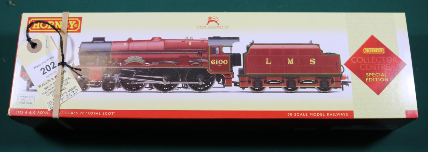 Hornby OO gauge Locomotive. A BR Royal Scot Class 7P 4-6-0 Tender Locomotive R.2664 The Royal Scot
