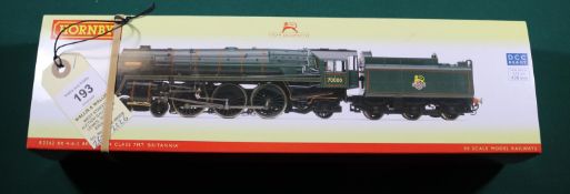 Hornby OO gauge Locomotive. A BR Britannia Class 4-6-2 Tender Locomotive R.2562 Britannia, RN70000