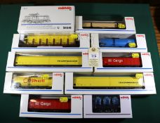 10 Marklin HO gauge items. A DB class BR 365 0-6-0 Diesel Shunter (34641). RN 365 709-5. In red