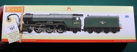 Hornby OO gauge Locomotive. A BR Class A3 4-6-2 Tender Locomotive R.2342 White Knight, RN60077 in