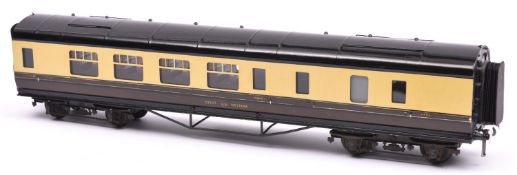 An Exley O gauge K6 GWR corridor coach. Brake Third in Chocolate and Cream livery. With Exley