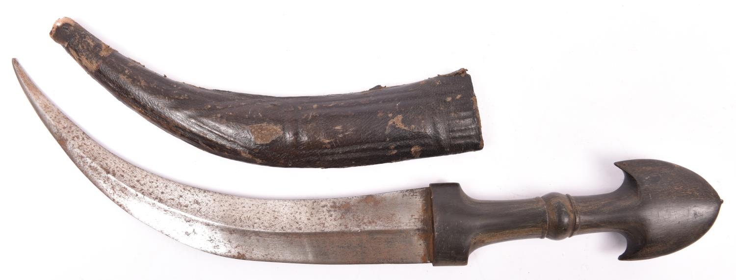 A Kurdish jambiya, sharply curved blade 9", with one piece dark horn hilt, in its embossed leather - Image 2 of 2