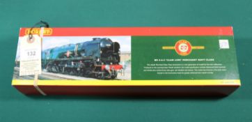 A Hornby 'OO' gauge BR Merchant Navy class 4-6-2 Tender Locomotive (R2169). 'Clan Line'. RN 35028.