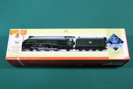 A Hornby OO 'Commonwealth Collection' BR Class A4 4-6-2 locomotive (R2909). Union of South Africa