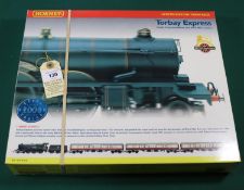 A Hornby OO gauge Torbay Express train pack (R2090). Comprising a GWR Castle Class 4-6-0 locomotive,